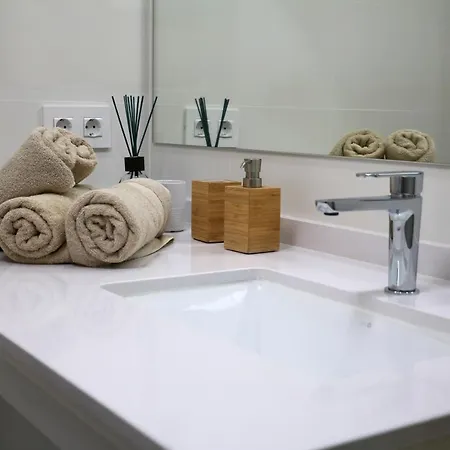 Апартаменты Altamira Beachfront El Duque *