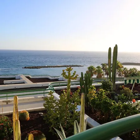 Апартаменты Altamira Beachfront El Duque *