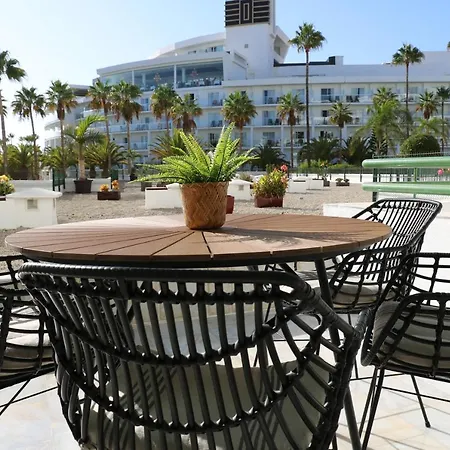 Апартаменты Altamira Beachfront El Duque *
