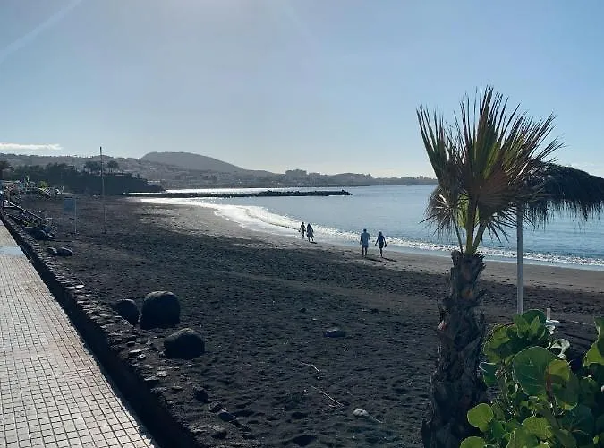 アパート Altamira Ocean Views One Bedroom アデヘ